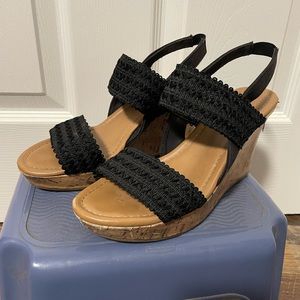 American Eagle wedge‎ sandals black size 7 cork heel stretch heel strap
